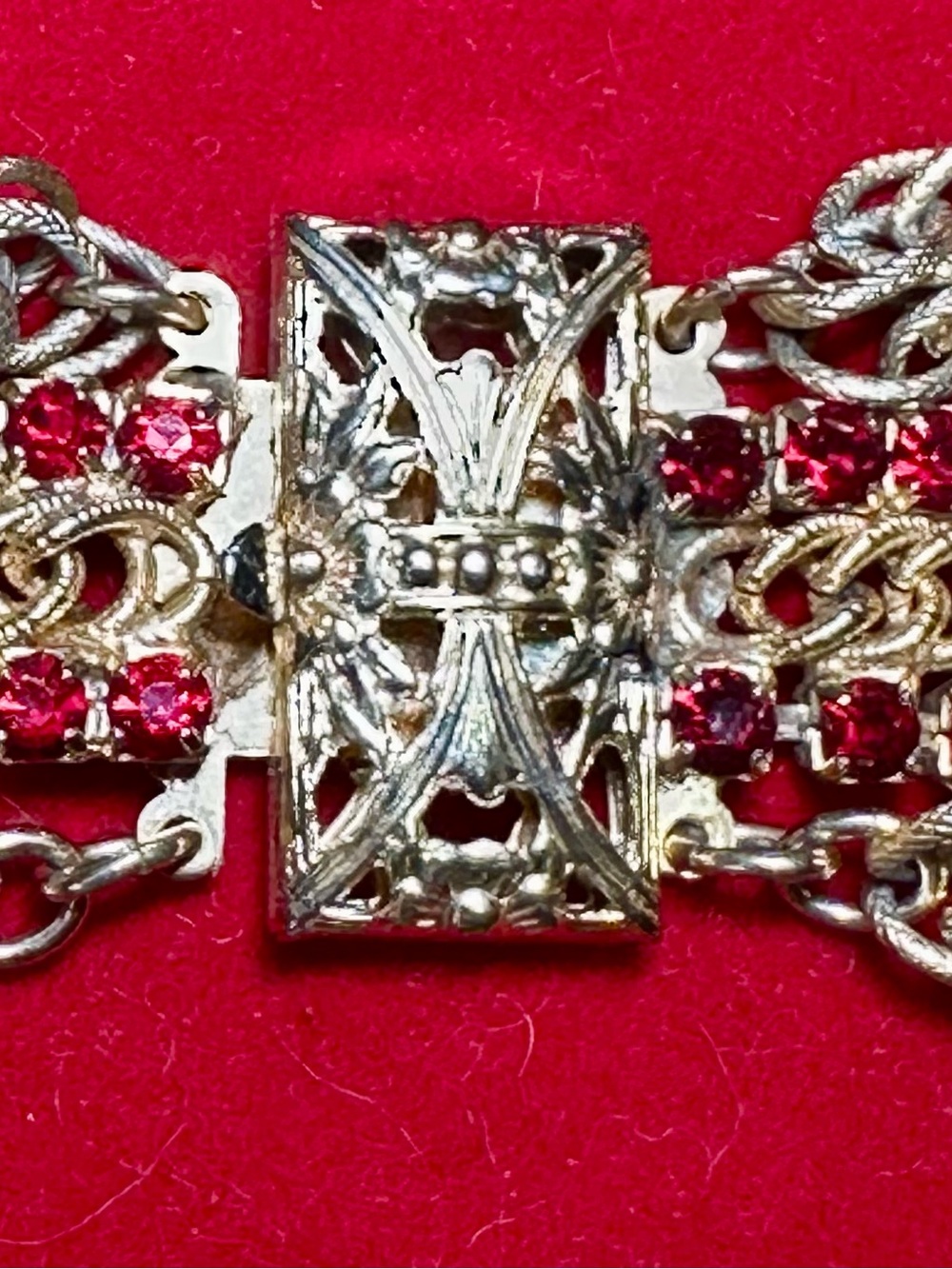 Vintage Gold-Tone Layered Chocker Necklace with Bright Red Stones - Picture 3 of 5